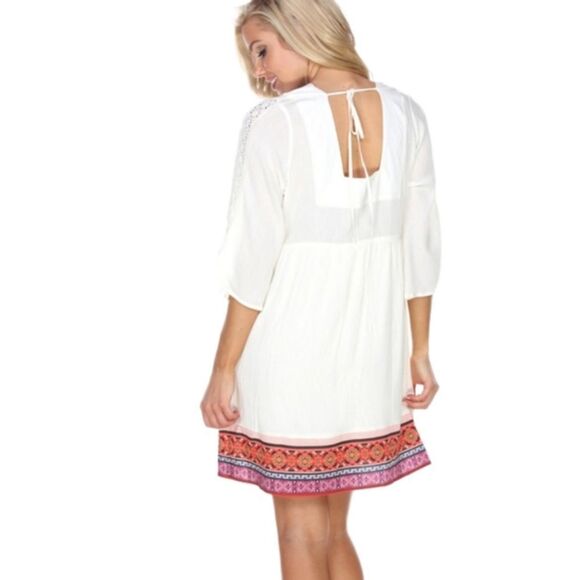 WHITE MARK Gabrielle Embroidered Dress Size Medium - Picture 1 of 10